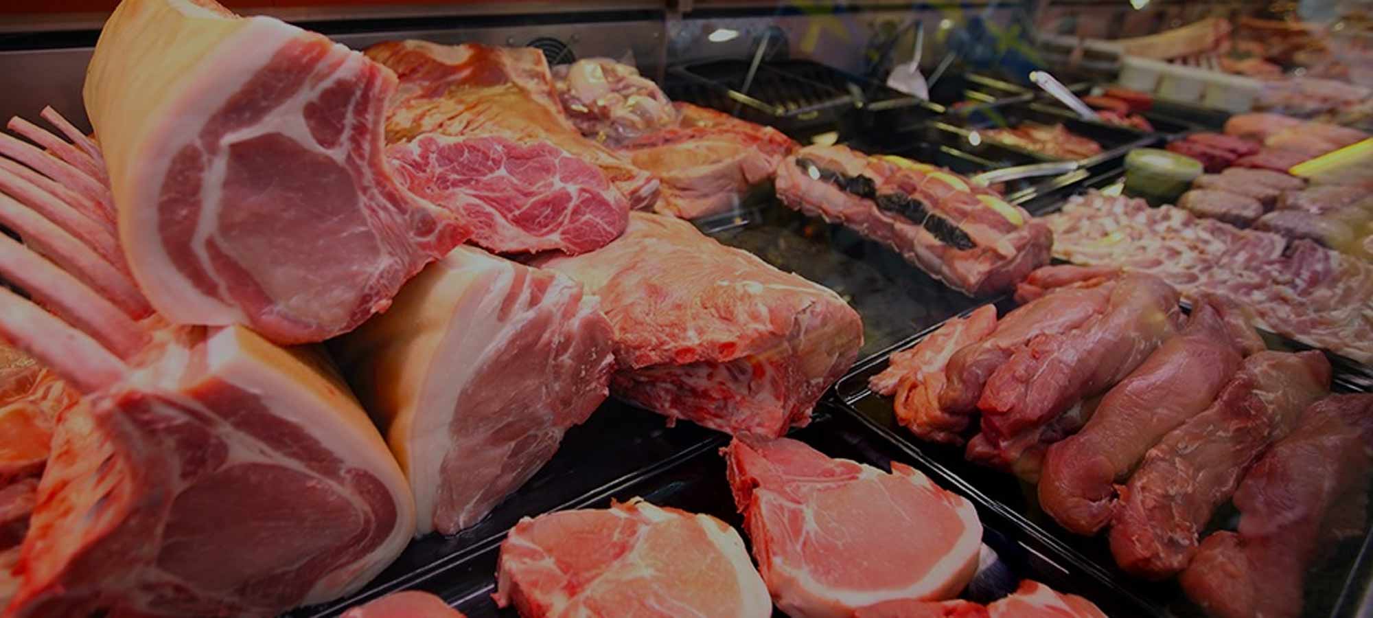 Vente de viandes de porc sur les marchés à Albi
